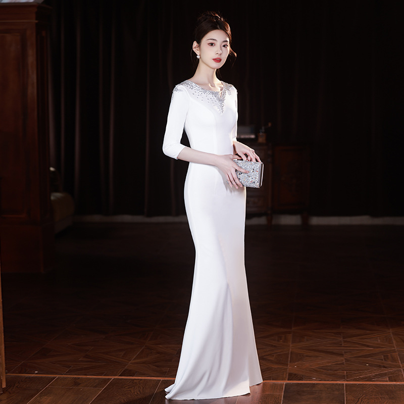 https://fulmo-img-server.com/dresscolory/d9a6f355-b8fe-4933-9683-ad9b72fced43.jpg