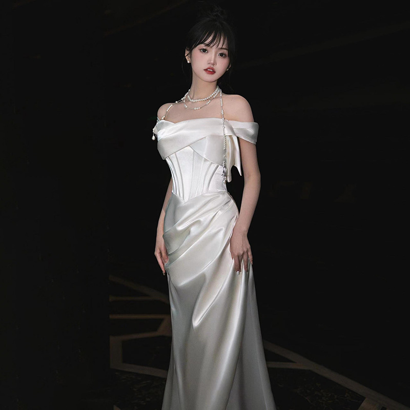 https://fulmo-img-server.com/dresscolory/db551244-5f30-4e18-b7db-1dd20aa063f9.jpg