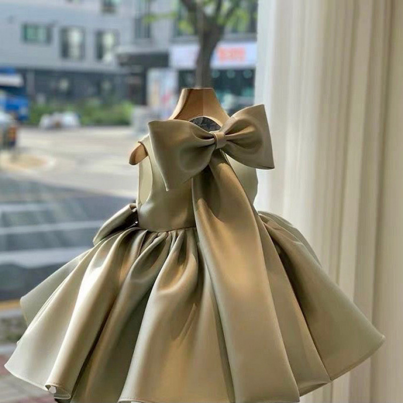 https://fulmo-img-server.com/dresscolory/e4e09b1e-dc0c-4883-adaa-c16d6dcf47e5.jpg