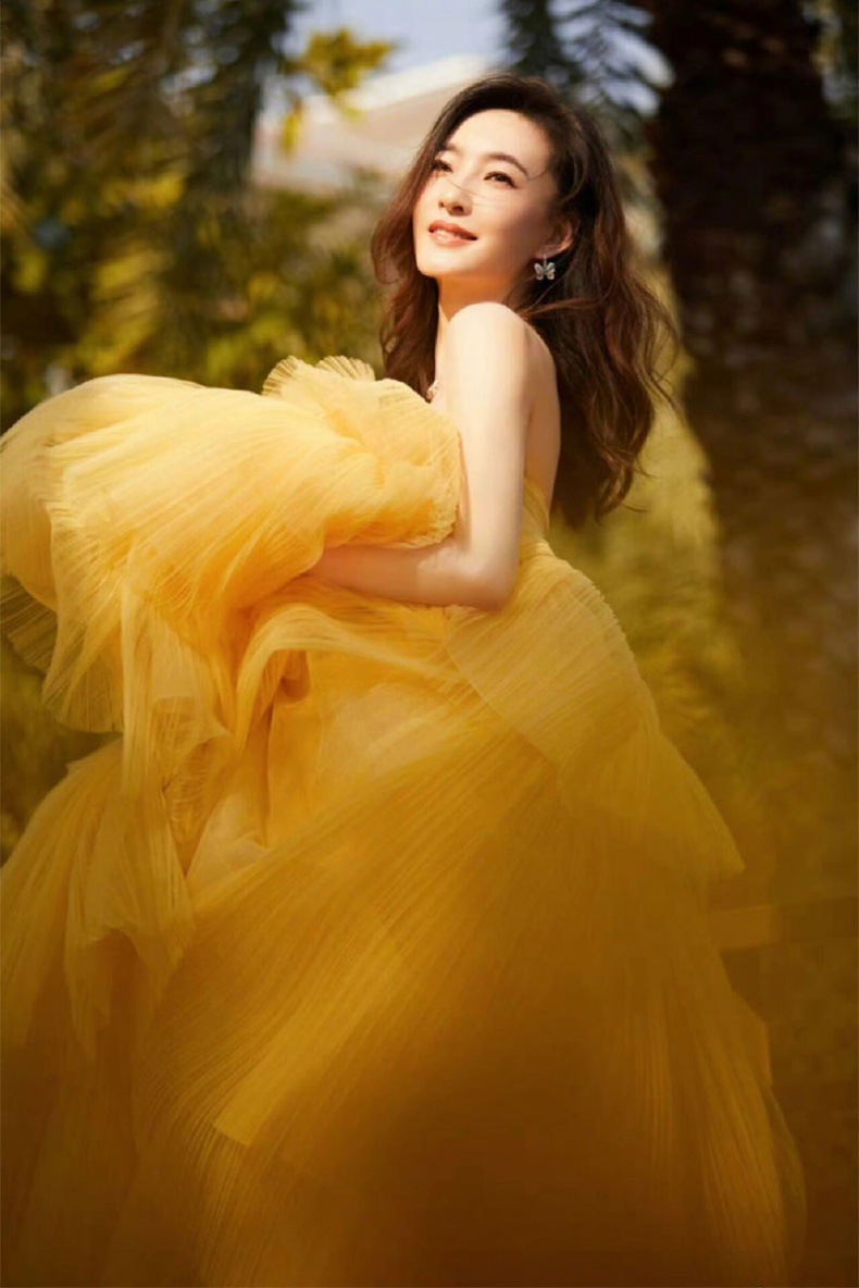 https://fulmo-img-server.com/dresscolory/f108356d-fbdd-45a8-85f6-dcbcd235df7a.jpg