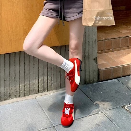 ドライビングシューズ 軽快ステップ レーシングモカシン