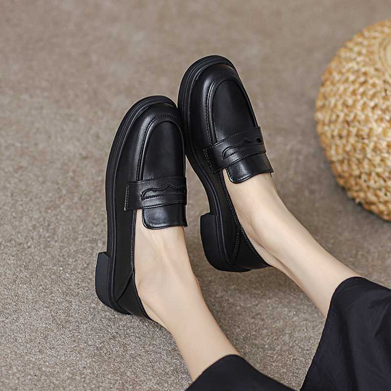 雨の日も安心の防水ドライビングシューズ！快適なドライブを叶えるおすすめ15選