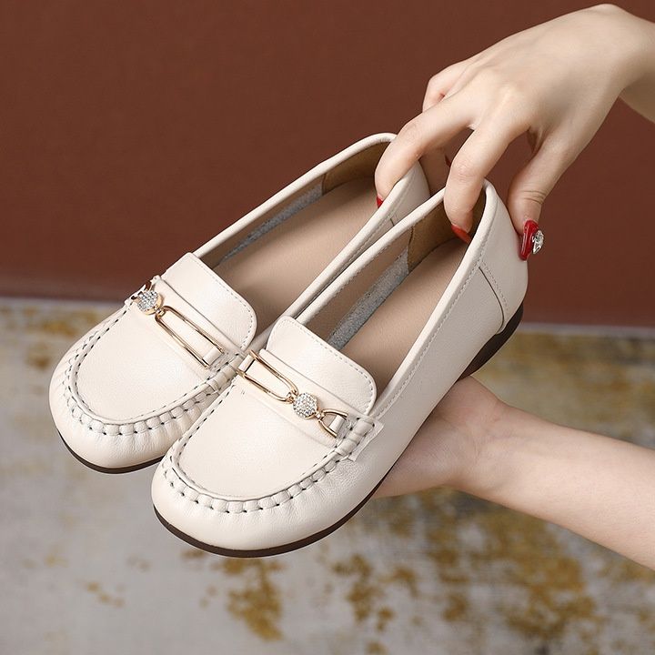 金属装飾付き本革ドライビングローファー