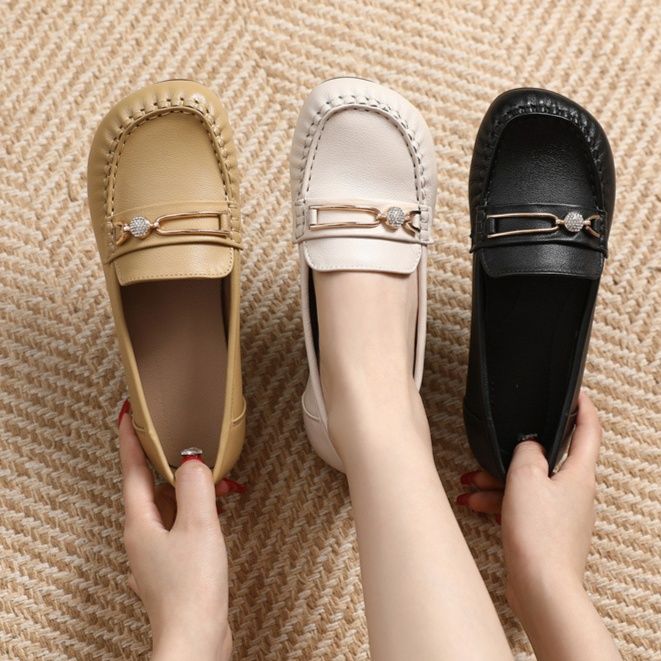 金属装飾付き本革ドライビングローファー