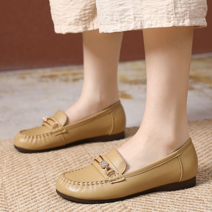 金属装飾付き本革ドライビングローファー