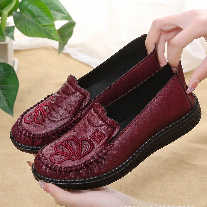 花柄刺繍本革モカシン風ドライビングローファー