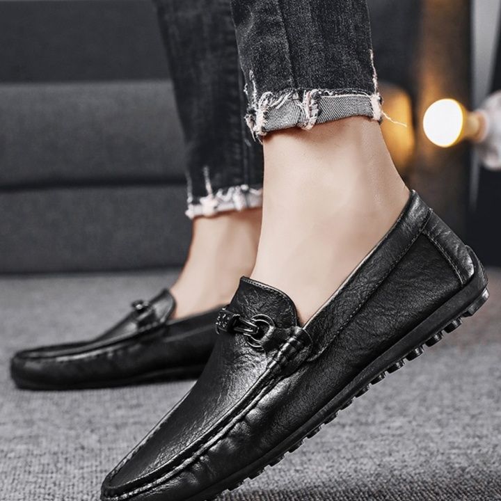  本革素材金属装飾付きドライビングシューズローファー