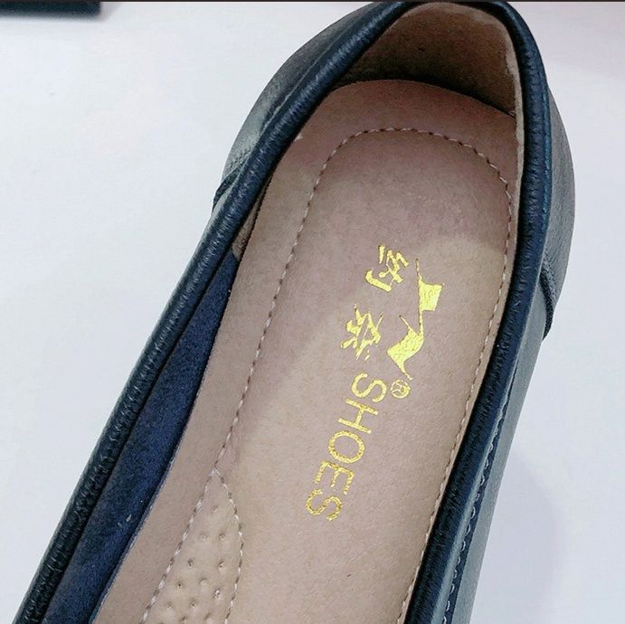 ドライビングシューズ 本革製モカシン縫いスリッポンローファー