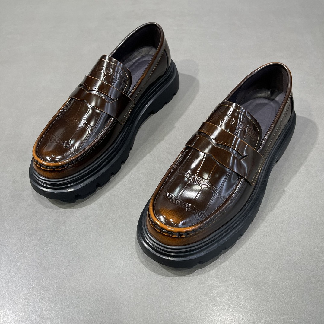 ドライビングシューズ 厚底ラグソール型押しレザーローファー