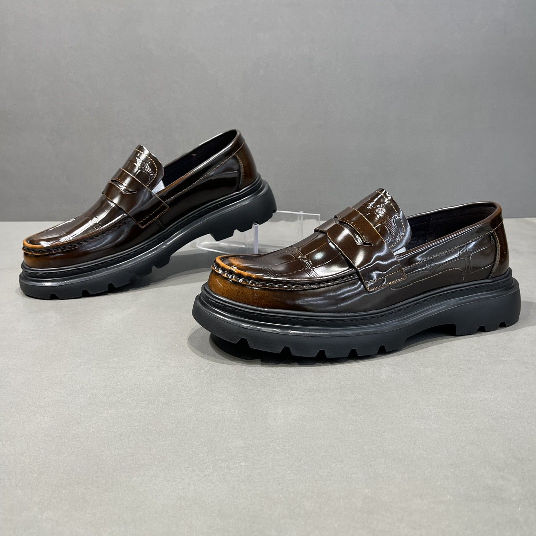 ドライビングシューズ 厚底ラグソール型押しレザーローファー