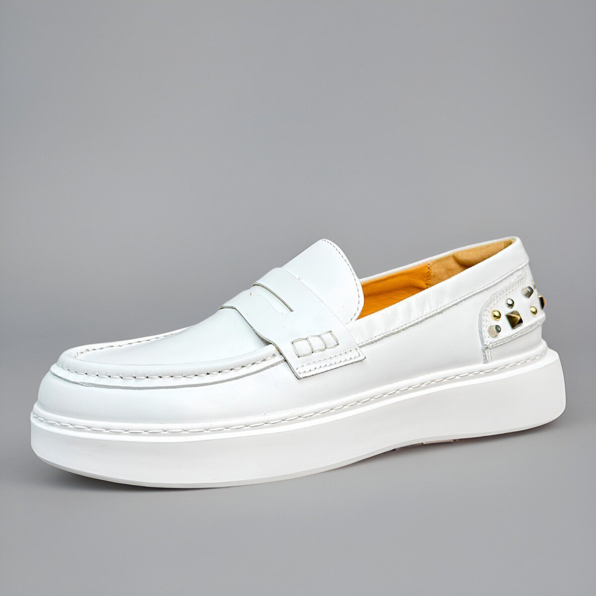 ドライビングシューズ 厚底スタッズ付きレザーローファー