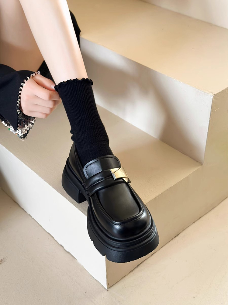 ドライビングシューズ 上質厚底金具飾りドライビングシューズ