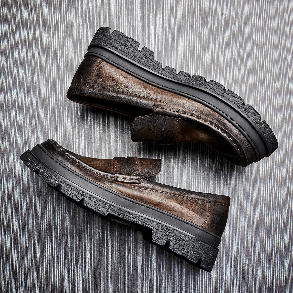 ドライビングシューズ 厚底ソール本革ローファー紳士靴