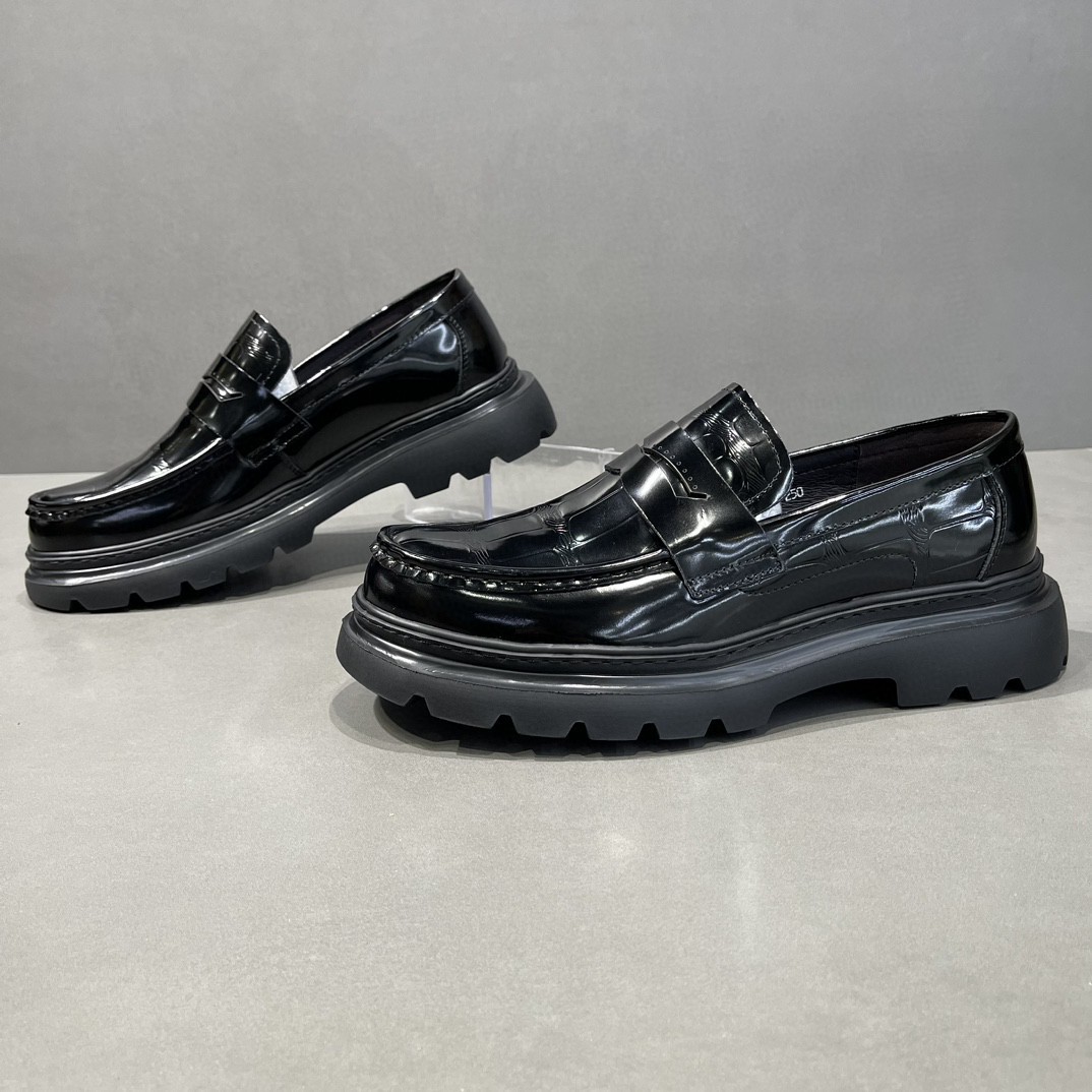 ドライビングシューズ 厚底ラグソール型押しレザーローファー