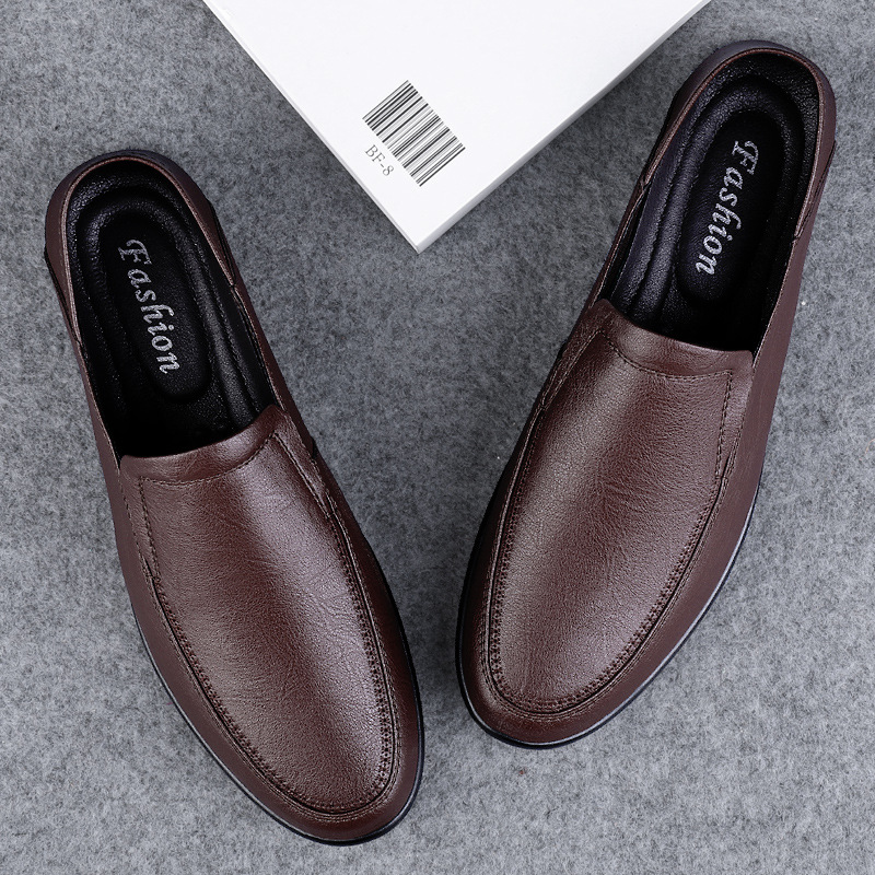 ドライビングシューズ 本革仕様のスリッポン型ドライビングローファー