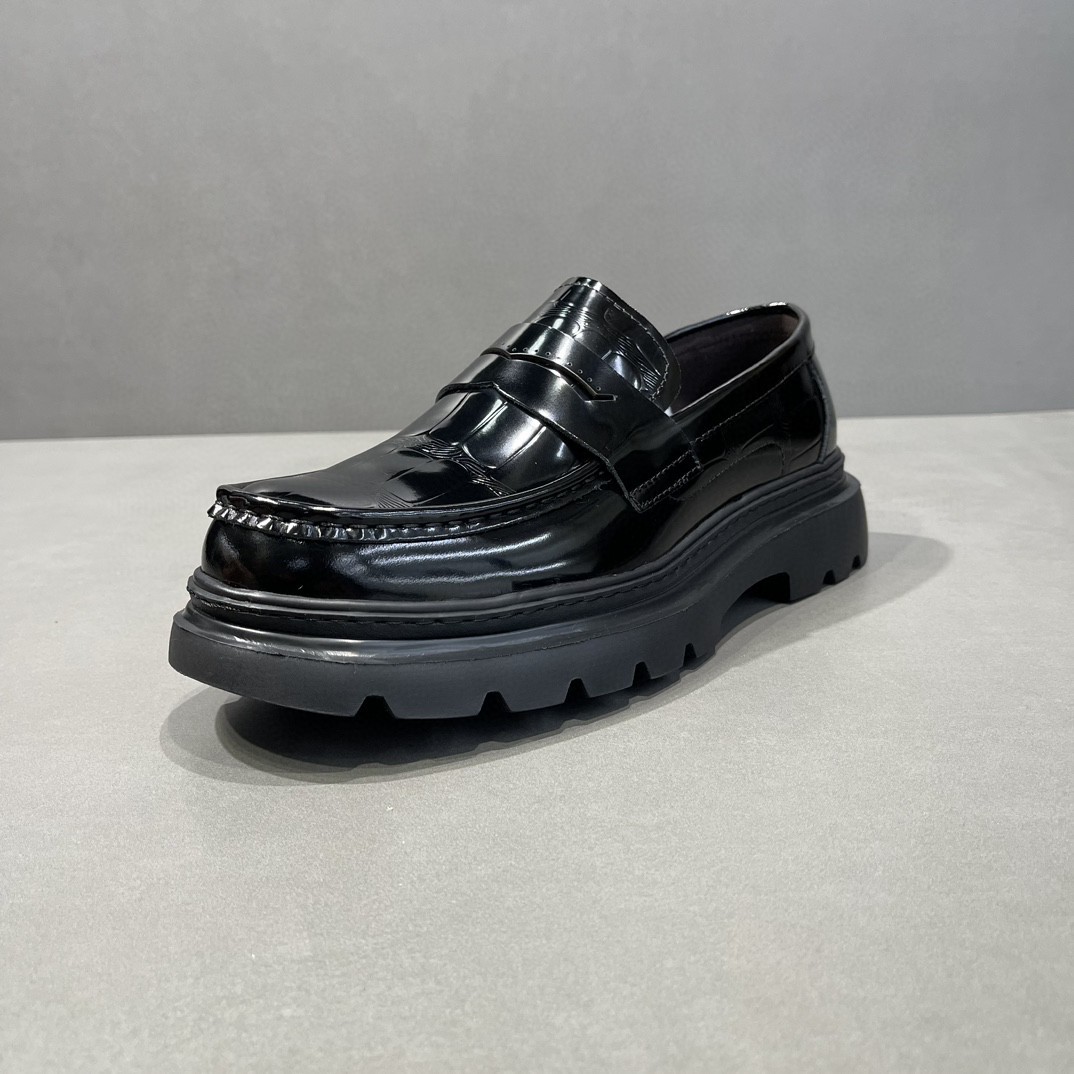 ドライビングシューズ 厚底ラグソール型押しレザーローファー