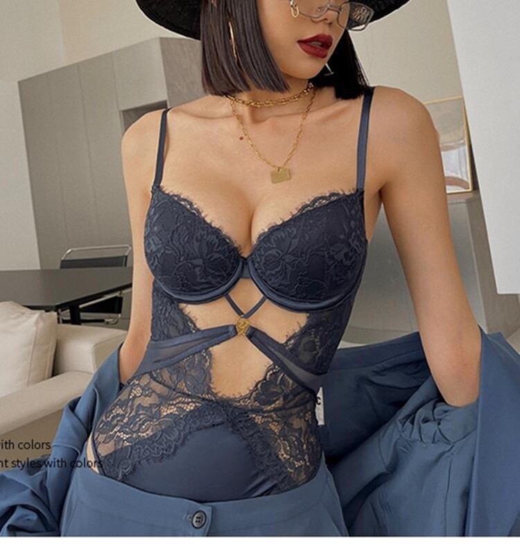 エロ下着 クロスベルト透け感レースボディスーツ