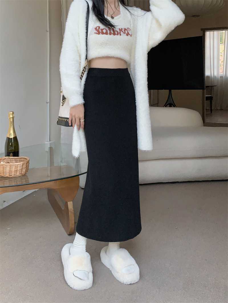 秋のお出かけにぴったり！黒ロングスカートでつくるこなれ感ファッションおすすめ4選