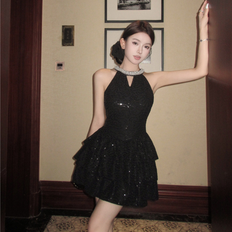 キャバドレス ビジュー襟ホルターネック段フリル華やかミニドレス