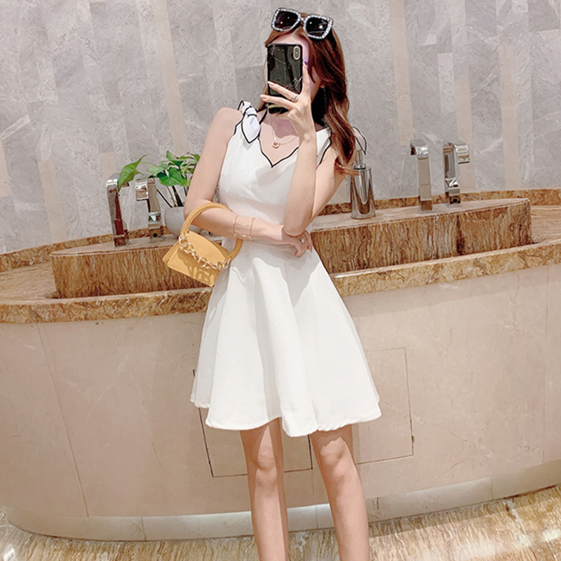 配色パイピングリボン付きフレアキャバドレス