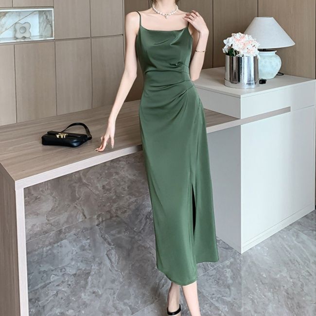 キャバドレス サテン生地細肩紐スリット入りロングドレス