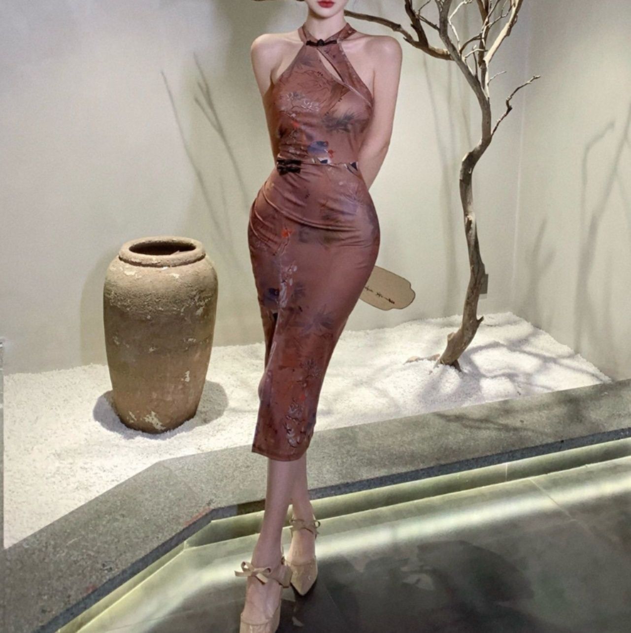 キャバドレス 和風花柄刺繍入りホルターネックロングドレス