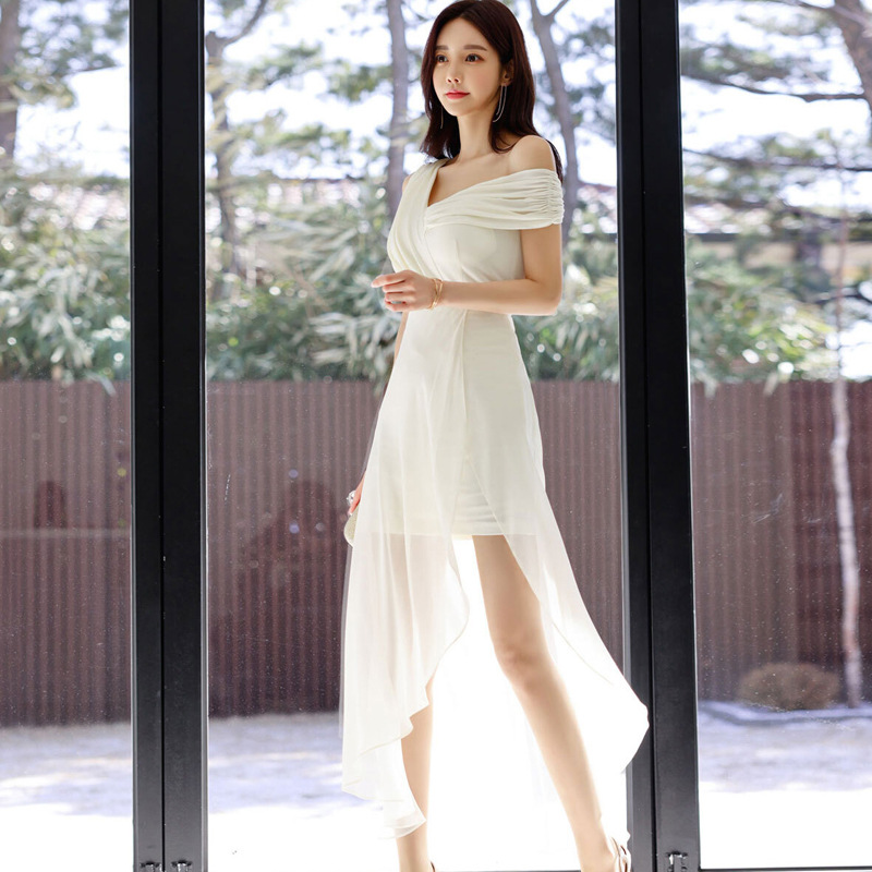 キャバドレス 白色オフショル上品ワンピース 夏用ロング丈フリル付き