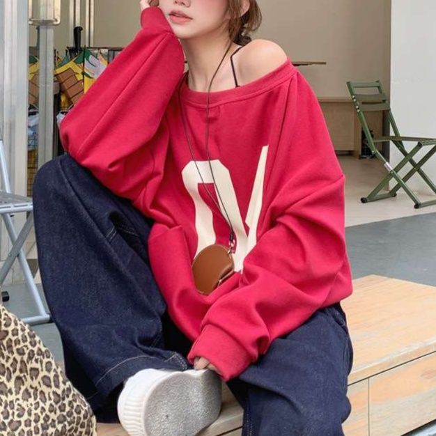 Y2Kファッション ゆったりオフショル数字スウェット