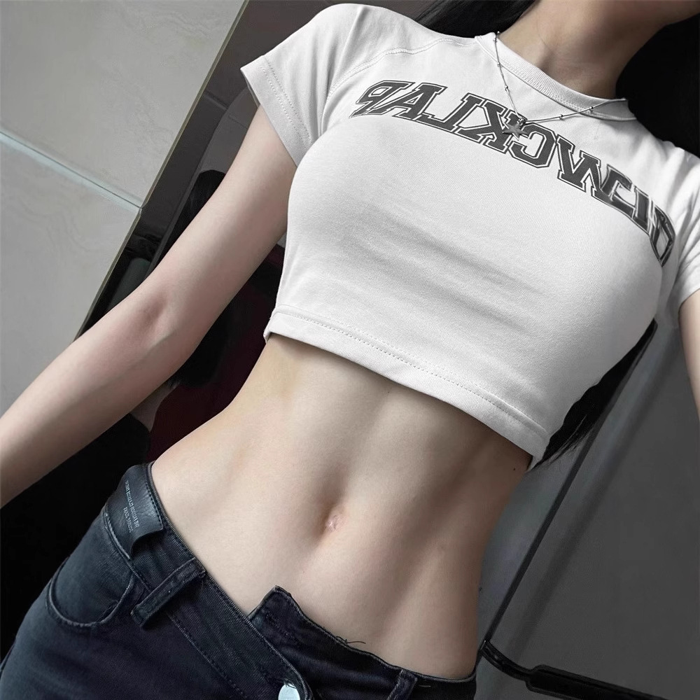 Y2Kファッション ロゴ入りクロップド丈Tシャツ