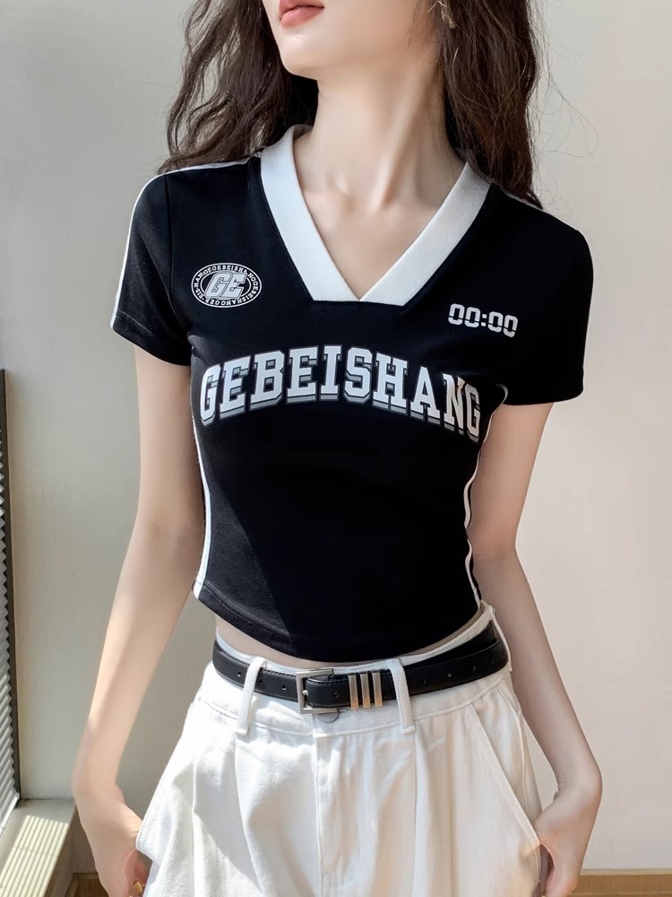 Y2Kファッション カレッジ風ロゴ入りクロップド丈Tシャツ