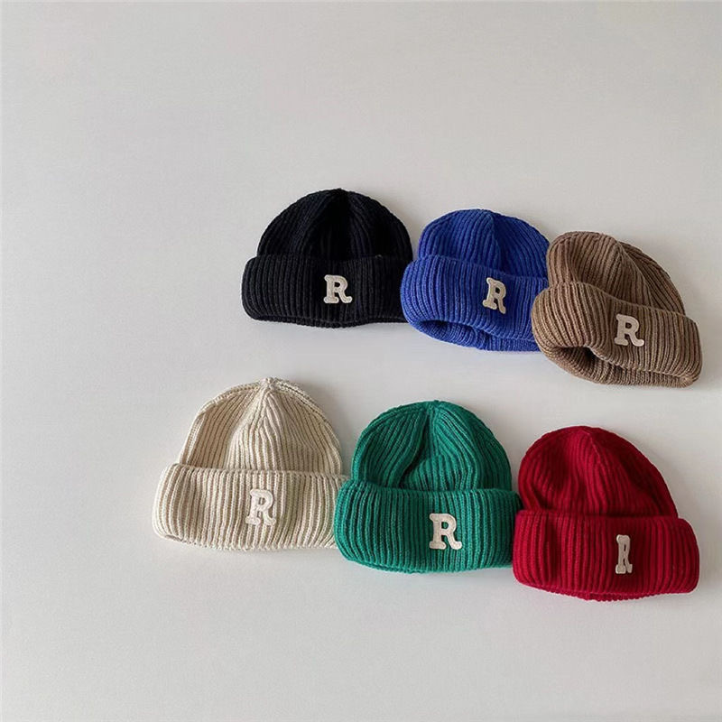 キッズファッション アルファベットワッペン付きリブ編みニット帽