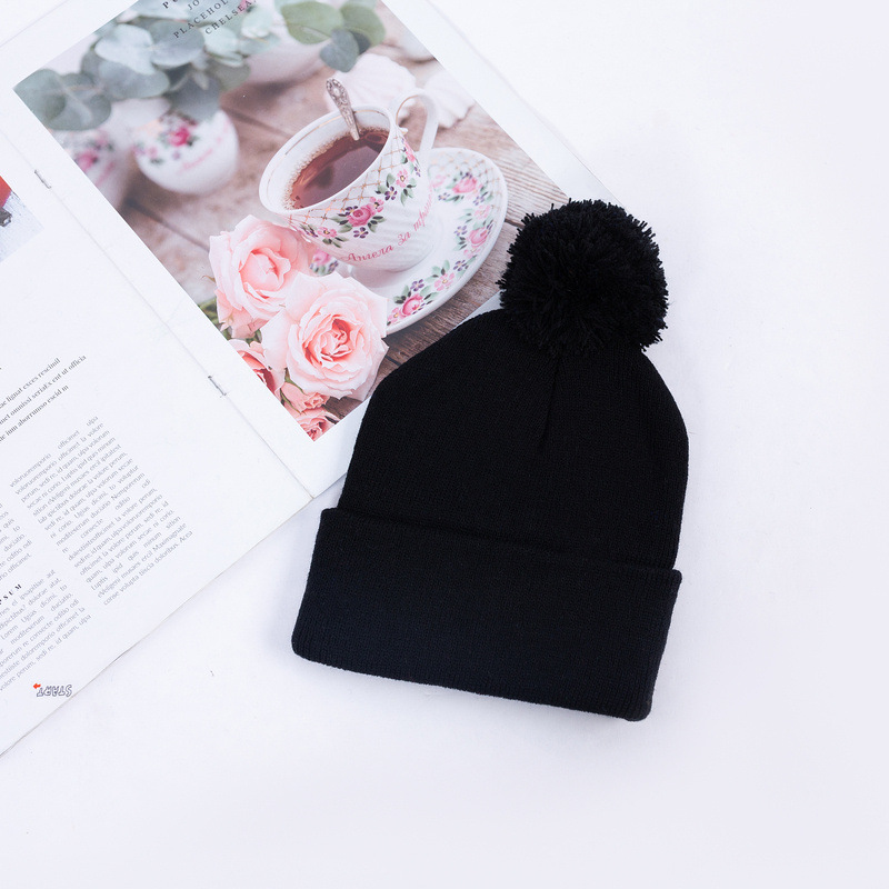 キッズファッション ふわふわボンボン付きキッズニット帽
