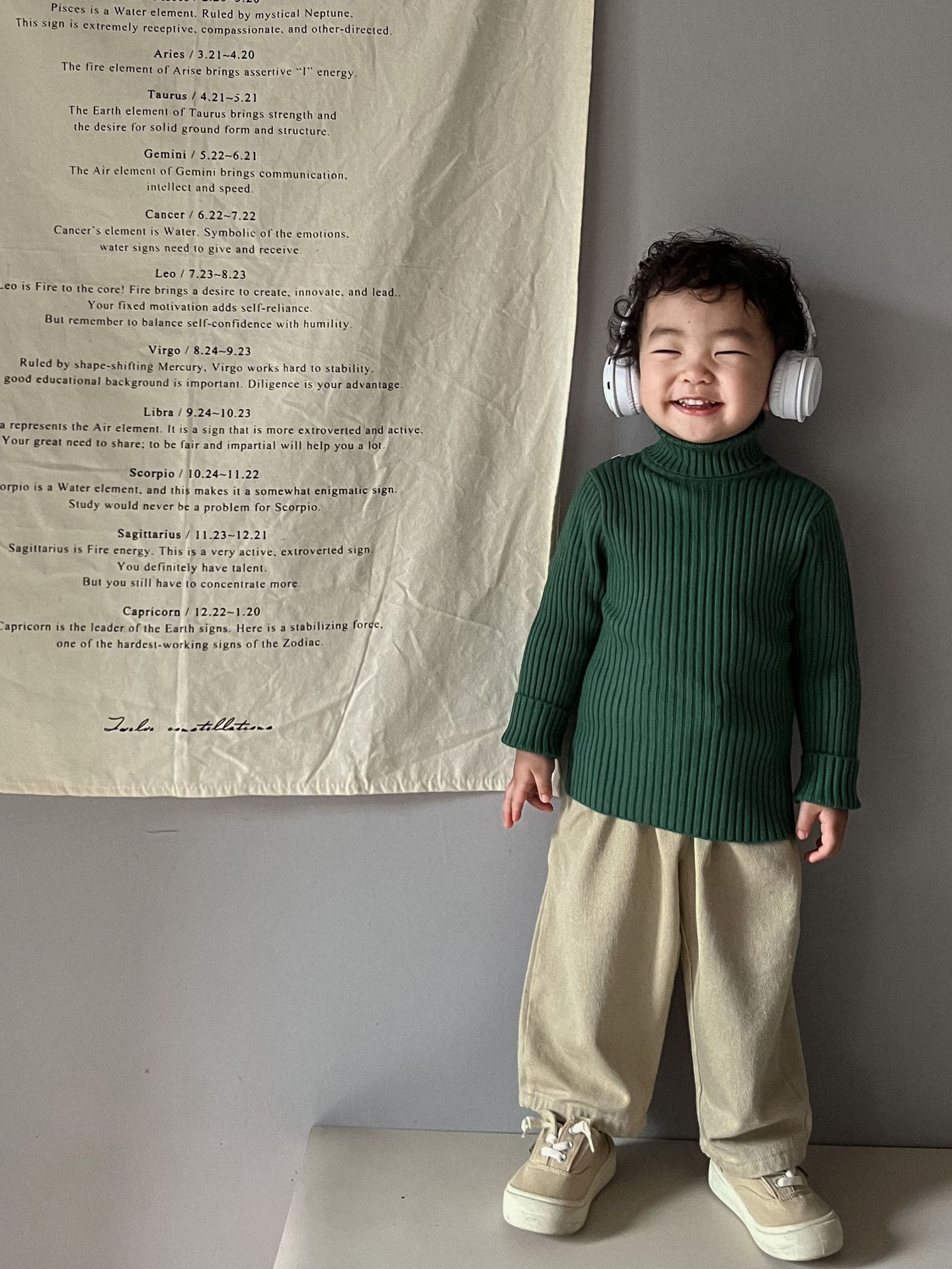 キッズファッション 縦リブ編みタートルネックニットセーター