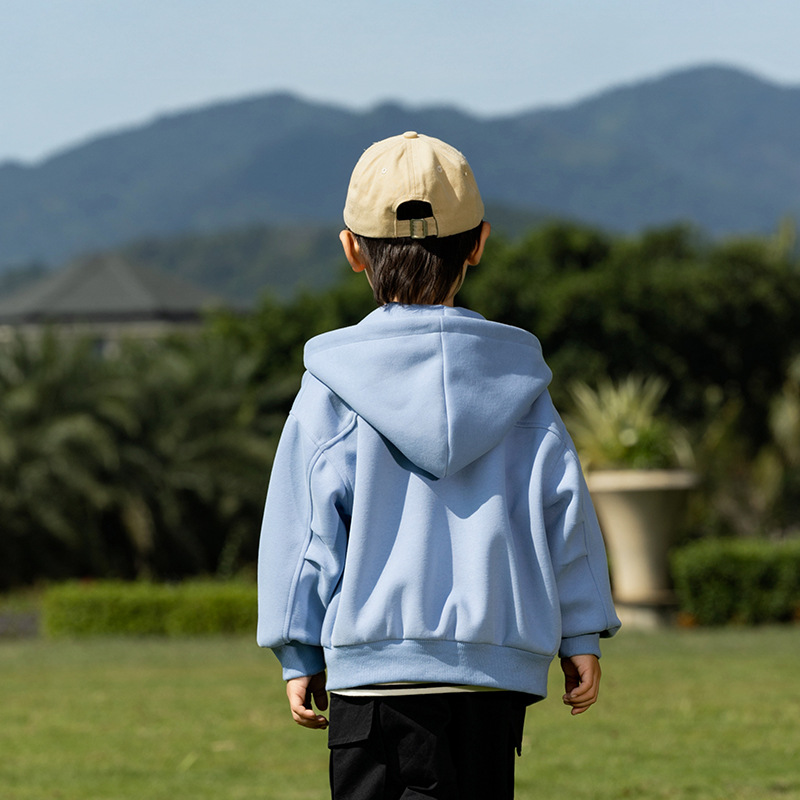 https://fulmo-img-server.com/everyday-kids-outfits/0a8767dc-e63c-4110-a1c5-943b829f8f7a.jpg