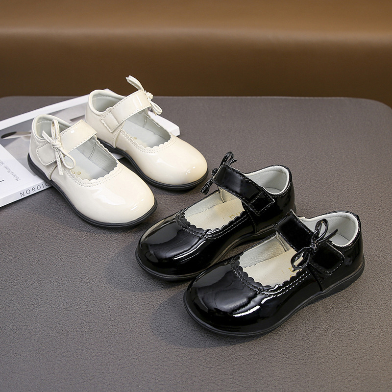 キッズファッション 女の子用エナメルリボン付きフラットシューズ