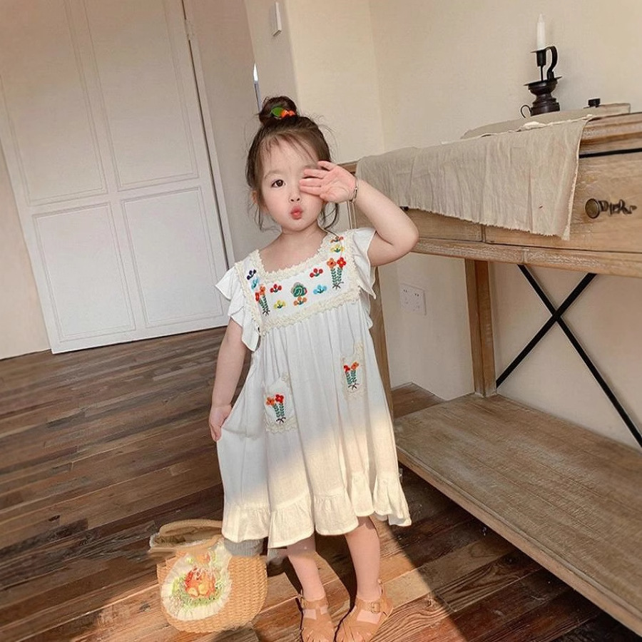 https://fulmo-img-server.com/everyday-kids-outfits/0fb391f4-7ef9-4f3a-b658-1b93d5304e39.jpg
