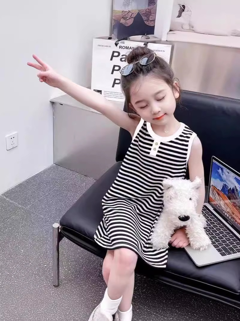 キッズファッション ワンピース　爽やかボーダー柄ノースリーブワンピース