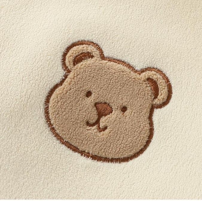 キッズファッション 動物刺繍入りタートルネック裏起毛トレーナー