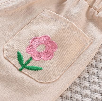 キッズファッション 花刺繍ポケット付きゆったりハーフパンツ