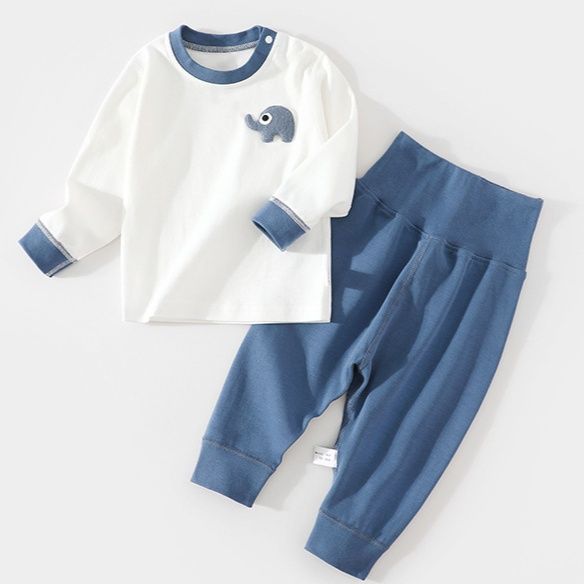 キッズファッション Tシャツ　うさぎワンポイント刺繍長袖上下セット