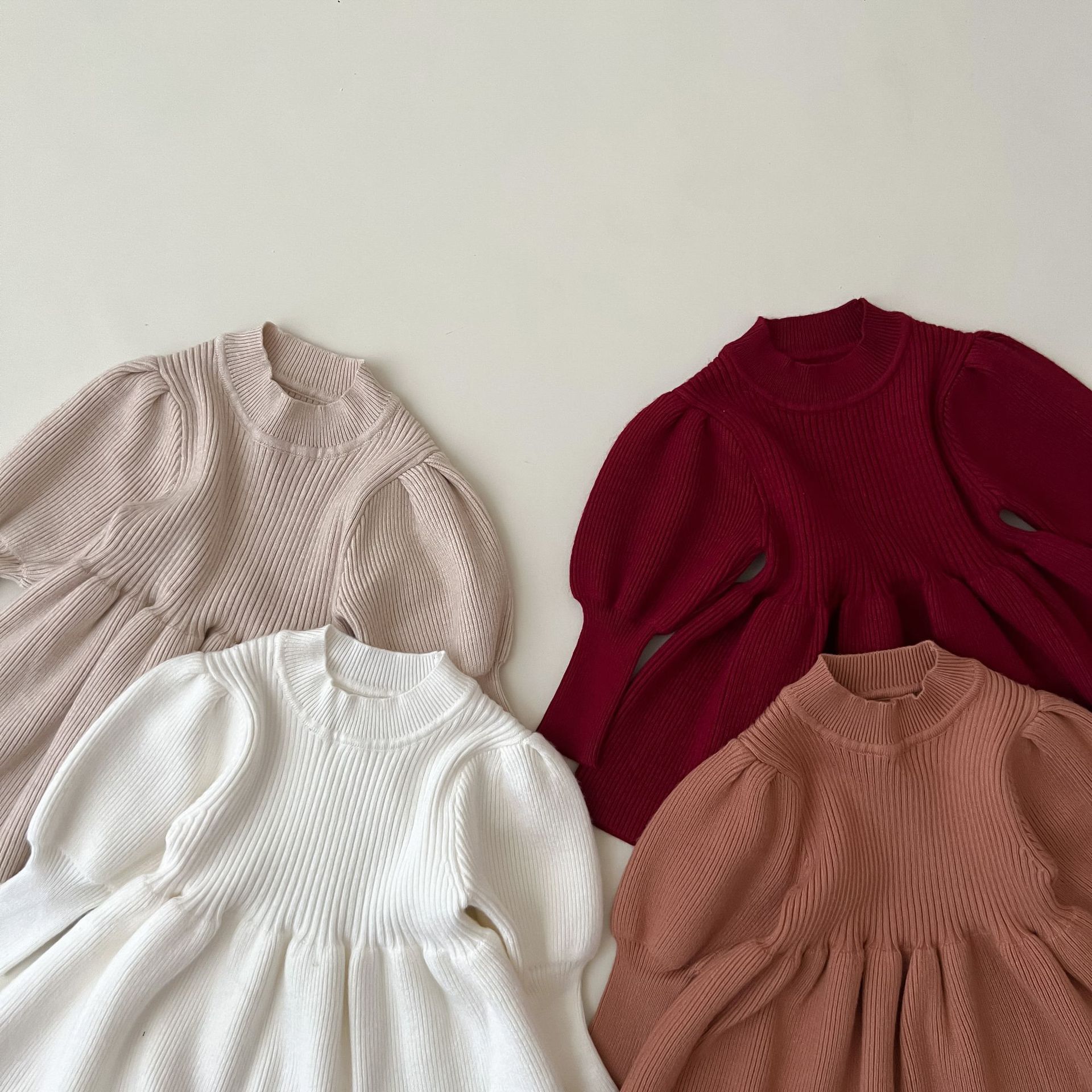 キッズファッション リブ編みハイネック長袖ニットワンピース