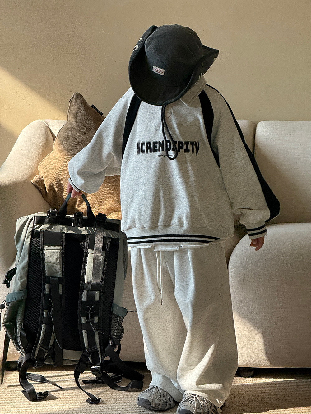 キッズファッション 裏起毛ワイドシルエットスウェットパンツ