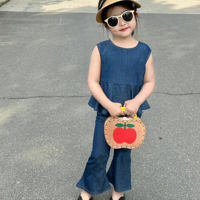 https://fulmo-img-server.com/everyday-kids-outfits/1c71adc9-67b9-4120-adec-8a26d197aa2d.jpg