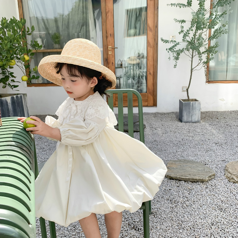 キッズファッション ふんわり袖のプリンセス風フリル付きワンピース