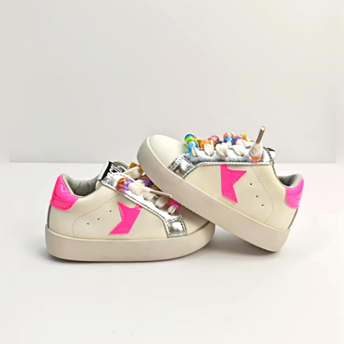 キッズファッション スマイルビーズ付きローカットスニーカー
