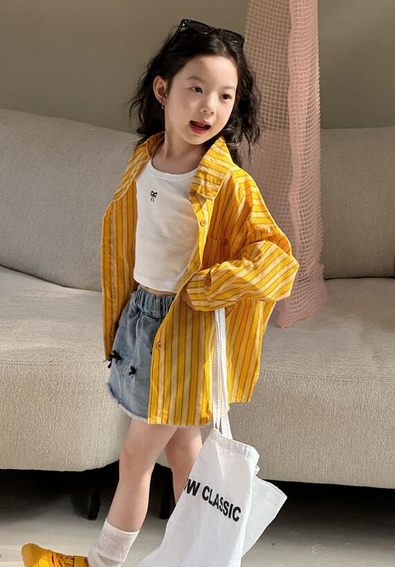 キッズファッション 女の子用ストライプシャツ　黄色縦縞　羽織り