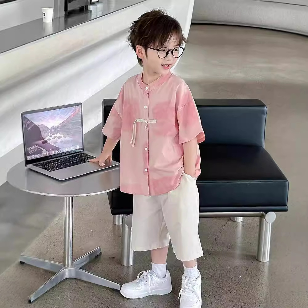https://fulmo-img-server.com/everyday-kids-outfits/228142a1-bbba-414a-ad3b-4097a227f0e7.jpg