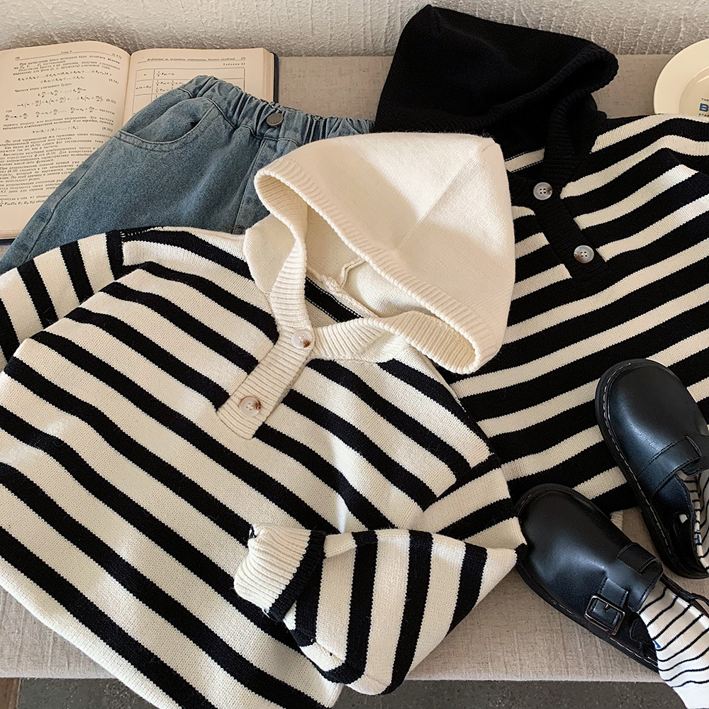 キッズファッション 太ボーダー柄ボタン付きフード付きニットカーディガン