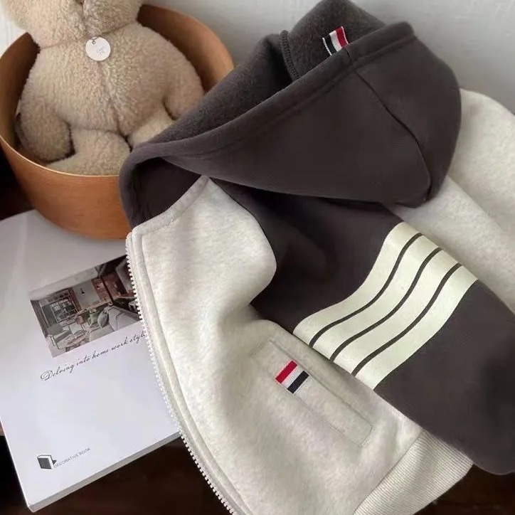 キッズファッション 袖ラインデザインフード付きジップアップトレーナー