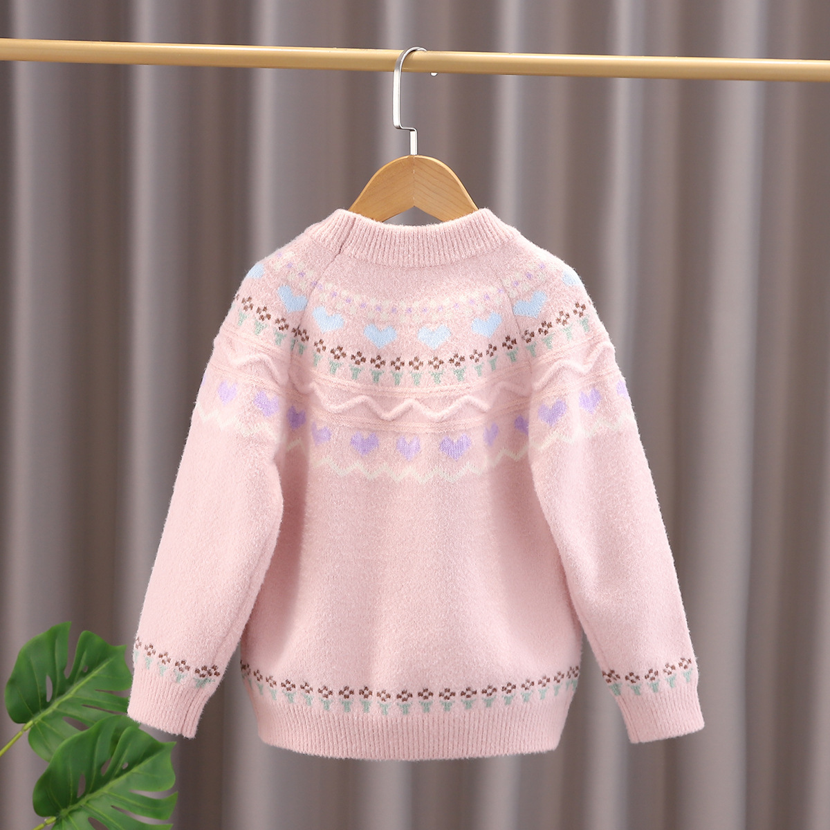 キッズファッション ハートとお花の北欧風柄編みセーター